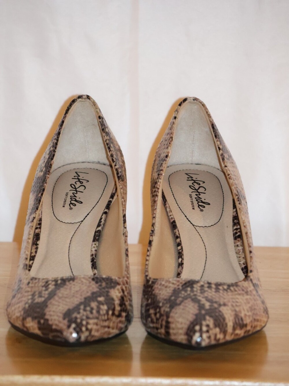 Life Stride Faux Snakeskin Pointed Toe Flex Heels in Cream and Black. - Picture 3 of 13